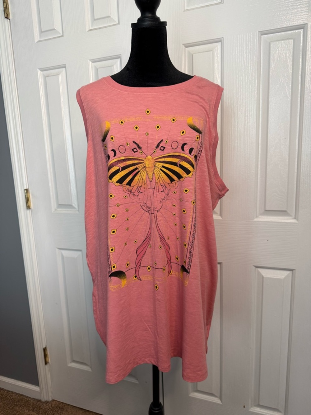 Torrid Super Soft Celestial Moth Tank Size 3 Pink Distressed Graphic Boho Plus